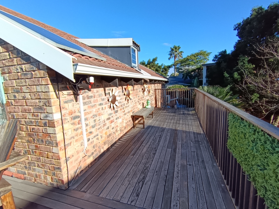 3 Bedroom Property for Sale in Wavecrest Eastern Cape